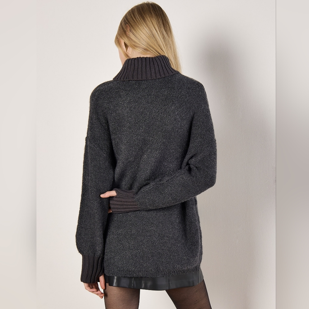 Textured Sweater - Picture 7 of 8